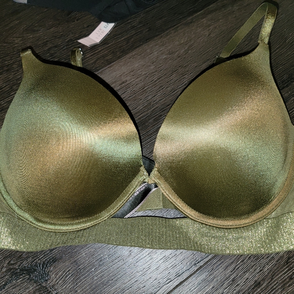 Victoria's Secret 32D Push Up Bra